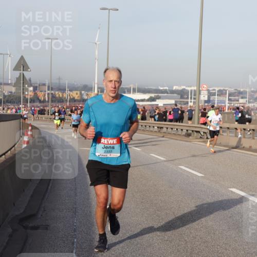 03.10.2026 - Köhlbrandbrückenlauf Yannick Fuchs http://msf.ph/oto/10774402 03.10.2026 09:38:57 Position 2 2333 meine-sportfotos.de