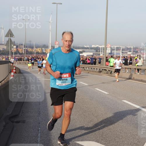 03.10.2026 - Köhlbrandbrückenlauf Yannick Fuchs http://msf.ph/oto/10774409 03.10.2026 09:38:58 Position 2 2333 meine-sportfotos.de