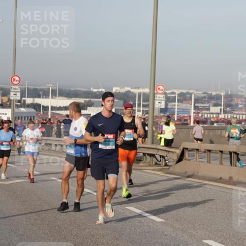 03.10.2026 - Köhlbrandbrückenlauf Yannick Fuchs http://msf.ph/oto/10774437 03.10.2026 09:39:01 Position 2 1500, 1152, 2145, 1500 meine-sportfotos.de