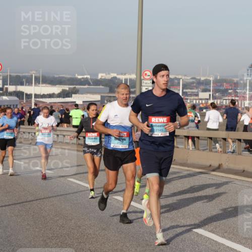 03.10.2026 - Köhlbrandbrückenlauf Yannick Fuchs http://msf.ph/oto/10774454 03.10.2026 09:39:03 Position 2 1500, 500, 1, 2368, 2143, 2145 meine-sportfotos.de