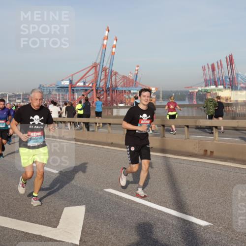 03.10.2026 - Köhlbrandbrückenlauf Yannick Fuchs http://msf.ph/oto/10774507 03.10.2026 09:39:13 Position 2  meine-sportfotos.de
