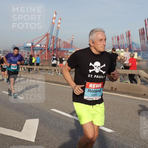 03.10.2026 - Köhlbrandbrückenlauf Yannick Fuchs http://msf.ph/oto/10774517 03.10.2026 09:39:14 Position 2 2055 meine-sportfotos.de