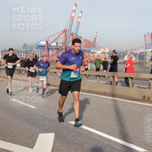03.10.2026 - Köhlbrandbrückenlauf Yannick Fuchs http://msf.ph/oto/10774527 03.10.2026 09:39:15 Position 2 2715 meine-sportfotos.de