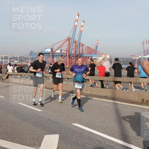 03.10.2026 - Köhlbrandbrückenlauf Yannick Fuchs http://msf.ph/oto/10774541 03.10.2026 09:39:16 Position 2 2718 meine-sportfotos.de