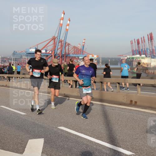 03.10.2026 - Köhlbrandbrückenlauf Yannick Fuchs http://msf.ph/oto/10774549 03.10.2026 09:39:17 Position 2  meine-sportfotos.de