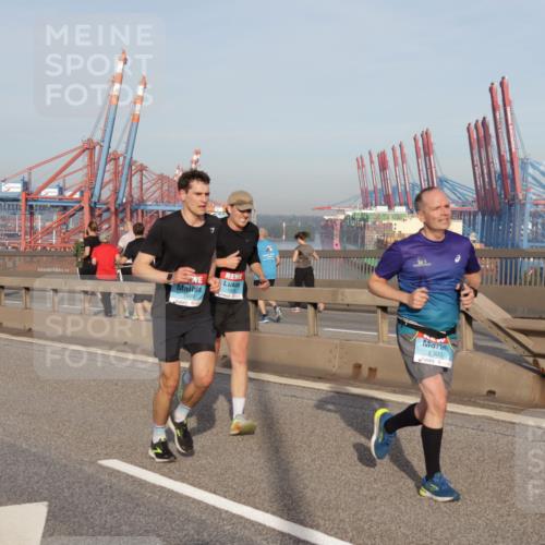 03.10.2026 - Köhlbrandbrückenlauf Yannick Fuchs http://msf.ph/oto/10774563 03.10.2026 09:39:18 Position 2 1608, 1300 meine-sportfotos.de
