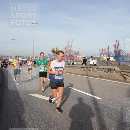 03.10.2026 - Köhlbrandbrückenlauf Yannick Fuchs http://msf.ph/oto/10774579 03.10.2026 09:39:21 Position 2 70, 3, 1298 meine-sportfotos.de
