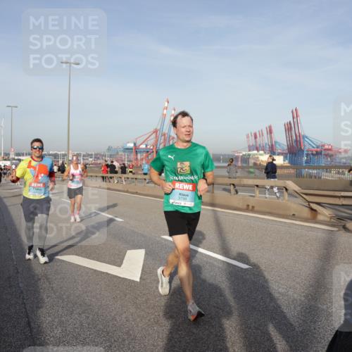 03.10.2026 - Köhlbrandbrückenlauf Yannick Fuchs http://msf.ph/oto/10774599 03.10.2026 09:39:22 Position 2 3799, 70, 129 meine-sportfotos.de