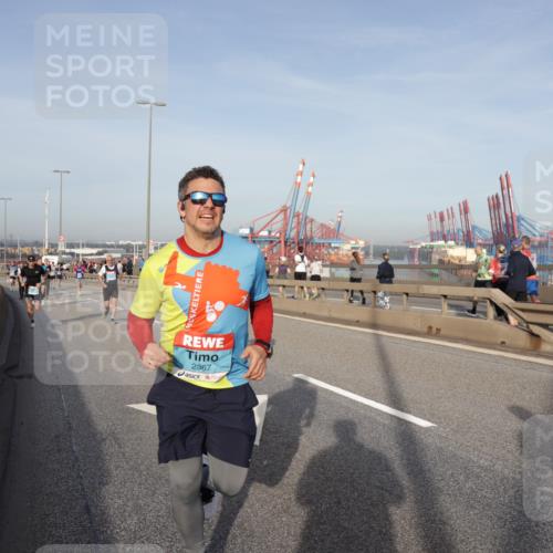 03.10.2026 - Köhlbrandbrückenlauf Yannick Fuchs http://msf.ph/oto/10774606 03.10.2026 09:39:23 Position 2 2367 meine-sportfotos.de