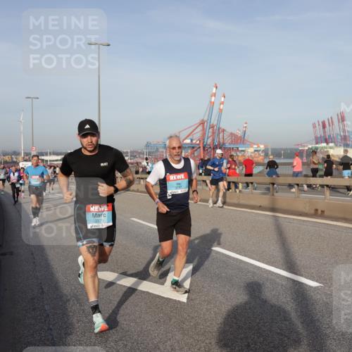 03.10.2026 - Köhlbrandbrückenlauf Yannick Fuchs http://msf.ph/oto/10774646 03.10.2026 09:39:27 Position 2 2970, 3797 meine-sportfotos.de