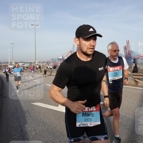 03.10.2026 - Köhlbrandbrückenlauf Yannick Fuchs http://msf.ph/oto/10774658 03.10.2026 09:39:28 Position 2 2970, 3797 meine-sportfotos.de