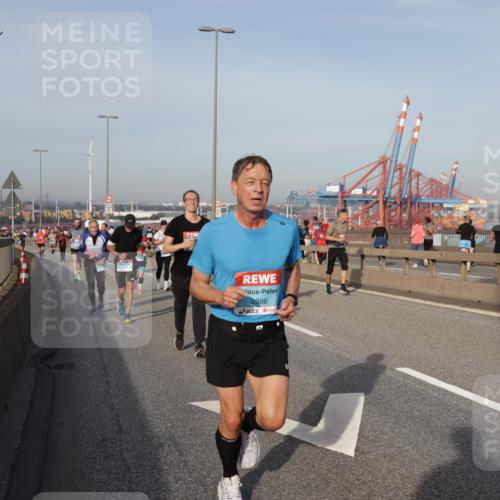 03.10.2026 - Köhlbrandbrückenlauf Yannick Fuchs http://msf.ph/oto/10774665 03.10.2026 09:39:30 Position 2 2886 meine-sportfotos.de