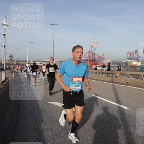 03.10.2026 - Köhlbrandbrückenlauf Yannick Fuchs http://msf.ph/oto/10774671 03.10.2026 09:39:31 Position 2 2386 meine-sportfotos.de