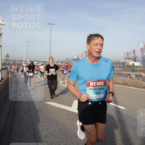 03.10.2026 - Köhlbrandbrückenlauf Yannick Fuchs http://msf.ph/oto/10774679 03.10.2026 09:39:31 Position 2 2386 meine-sportfotos.de