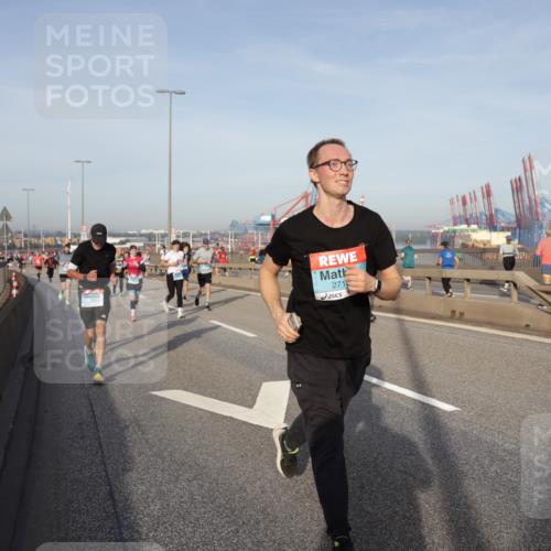03.10.2026 - Köhlbrandbrückenlauf Yannick Fuchs http://msf.ph/oto/10774690 03.10.2026 09:39:32 Position 2 271 meine-sportfotos.de