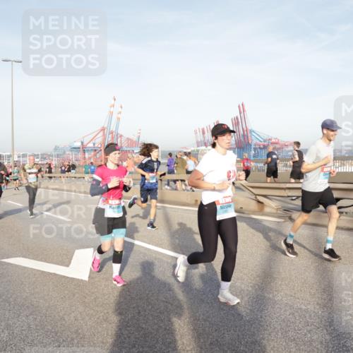 03.10.2026 - Köhlbrandbrückenlauf Yannick Fuchs http://msf.ph/oto/10774733 03.10.2026 09:39:36 Position 2 1812 meine-sportfotos.de