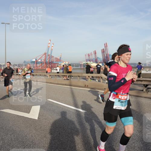 03.10.2026 - Köhlbrandbrückenlauf Yannick Fuchs http://msf.ph/oto/10774749 03.10.2026 09:39:37 Position 2 1812, 381 meine-sportfotos.de