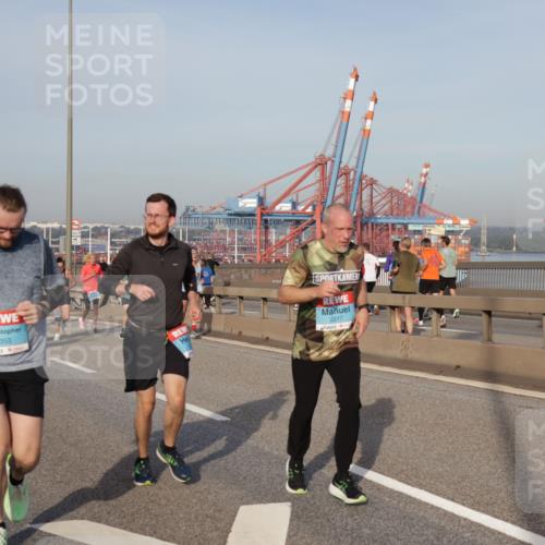 03.10.2026 - Köhlbrandbrückenlauf Yannick Fuchs http://msf.ph/oto/10774752 03.10.2026 09:39:38 Position 2 1355, 2217 meine-sportfotos.de
