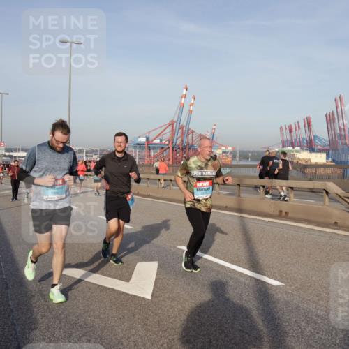 03.10.2026 - Köhlbrandbrückenlauf Yannick Fuchs http://msf.ph/oto/10774758 03.10.2026 09:39:39 Position 2 1355, 1 meine-sportfotos.de