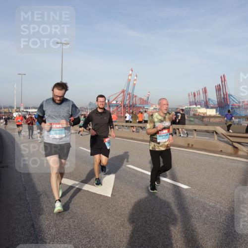 03.10.2026 - Köhlbrandbrückenlauf Yannick Fuchs http://msf.ph/oto/10774764 03.10.2026 09:39:39 Position 2 1355, 2217 meine-sportfotos.de