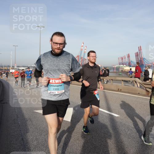 03.10.2026 - Köhlbrandbrückenlauf Yannick Fuchs http://msf.ph/oto/10774773 03.10.2026 09:39:40 Position 2 1355, 2217 meine-sportfotos.de