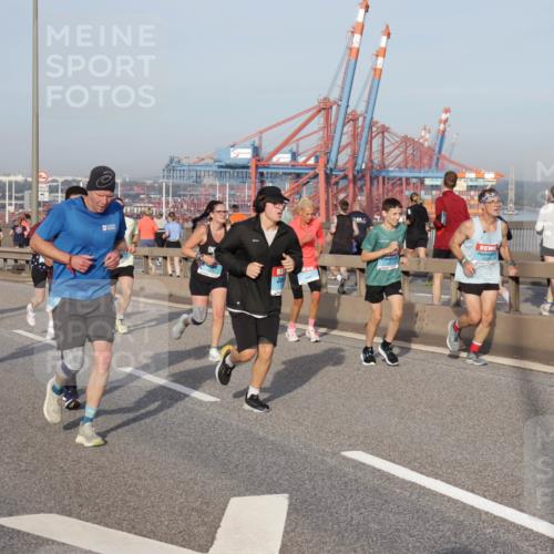 03.10.2026 - Köhlbrandbrückenlauf Yannick Fuchs http://msf.ph/oto/10774793 03.10.2026 09:39:42 Position 2  meine-sportfotos.de