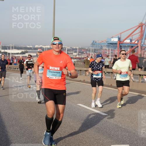 03.10.2026 - Köhlbrandbrückenlauf Yannick Fuchs http://msf.ph/oto/10774811 03.10.2026 09:39:44 Position 2 2302 meine-sportfotos.de