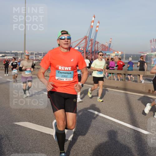 03.10.2026 - Köhlbrandbrückenlauf Yannick Fuchs http://msf.ph/oto/10774830 03.10.2026 09:39:45 Position 2 2302, 1426 meine-sportfotos.de