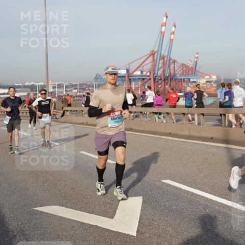 03.10.2026 - Köhlbrandbrückenlauf Yannick Fuchs http://msf.ph/oto/10774842 03.10.2026 09:39:47 Position 2 2204 meine-sportfotos.de