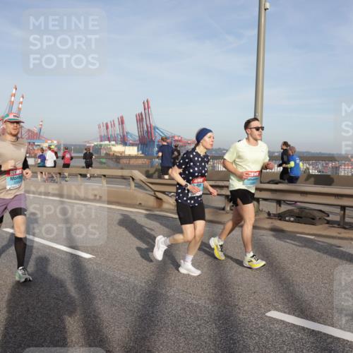 03.10.2026 - Köhlbrandbrückenlauf Yannick Fuchs http://msf.ph/oto/10774851 03.10.2026 09:39:47 Position 2  meine-sportfotos.de