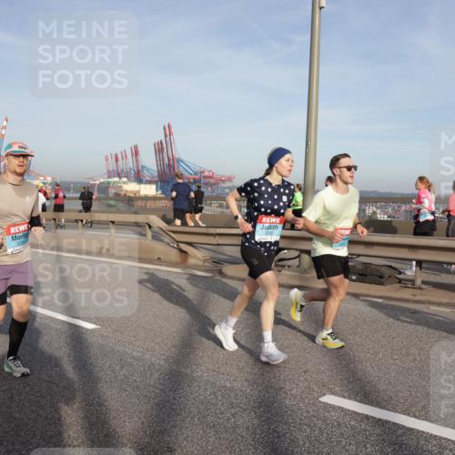 03.10.2026 - Köhlbrandbrückenlauf Yannick Fuchs http://msf.ph/oto/10774854 03.10.2026 09:39:48 Position 2 2262 meine-sportfotos.de