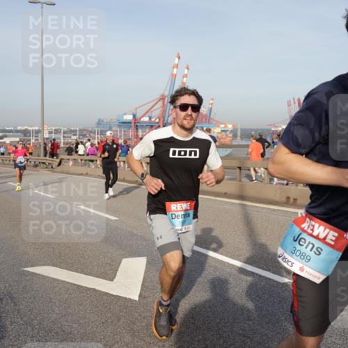 03.10.2026 - Köhlbrandbrückenlauf Yannick Fuchs http://msf.ph/oto/10774886 03.10.2026 09:39:51 Position 2 3089 meine-sportfotos.de