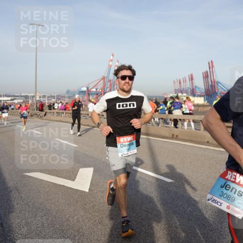 03.10.2026 - Köhlbrandbrückenlauf Yannick Fuchs http://msf.ph/oto/10774889 03.10.2026 09:39:51 Position 2 1911, 3089 meine-sportfotos.de