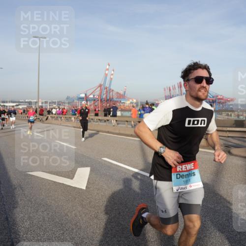 03.10.2026 - Köhlbrandbrückenlauf Yannick Fuchs http://msf.ph/oto/10774899 03.10.2026 09:39:51 Position 2 1911 meine-sportfotos.de