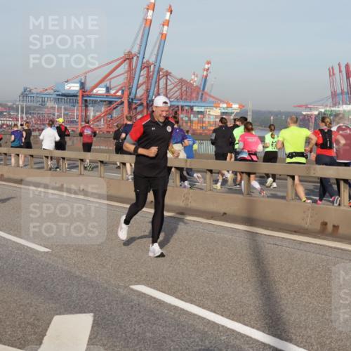 03.10.2026 - Köhlbrandbrückenlauf Yannick Fuchs http://msf.ph/oto/10774901 03.10.2026 09:39:52 Position 2  meine-sportfotos.de