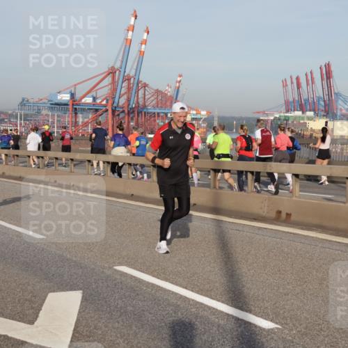 03.10.2026 - Köhlbrandbrückenlauf Yannick Fuchs http://msf.ph/oto/10774912 03.10.2026 09:39:53 Position 2  meine-sportfotos.de