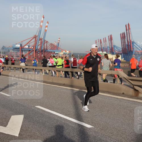 03.10.2026 - Köhlbrandbrückenlauf Yannick Fuchs http://msf.ph/oto/10774914 03.10.2026 09:39:54 Position 2  meine-sportfotos.de