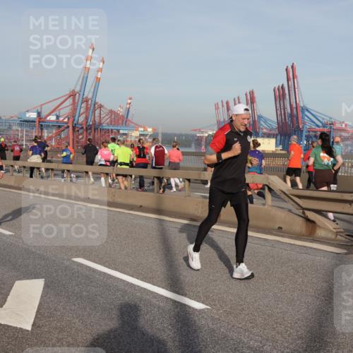 03.10.2026 - Köhlbrandbrückenlauf Yannick Fuchs http://msf.ph/oto/10774917 03.10.2026 09:39:54 Position 2  meine-sportfotos.de