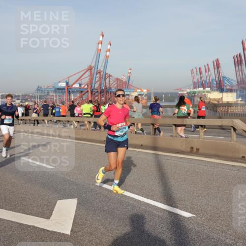 03.10.2026 - Köhlbrandbrückenlauf Yannick Fuchs http://msf.ph/oto/10774934 03.10.2026 09:39:56 Position 2  meine-sportfotos.de