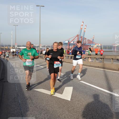 03.10.2026 - Köhlbrandbrückenlauf Yannick Fuchs http://msf.ph/oto/10774951 03.10.2026 09:39:57 Position 2 1604, 1079 meine-sportfotos.de