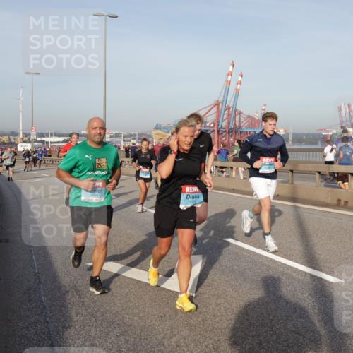 03.10.2026 - Köhlbrandbrückenlauf Yannick Fuchs http://msf.ph/oto/10774962 03.10.2026 09:39:58 Position 2 1604, 1079 meine-sportfotos.de
