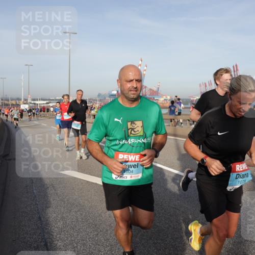 03.10.2026 - Köhlbrandbrückenlauf Yannick Fuchs http://msf.ph/oto/10774979 03.10.2026 09:39:59 Position 2 1604, 1079 meine-sportfotos.de