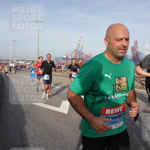 03.10.2026 - Köhlbrandbrückenlauf Yannick Fuchs http://msf.ph/oto/10774983 03.10.2026 09:39:59 Position 2 1604, 2122 meine-sportfotos.de