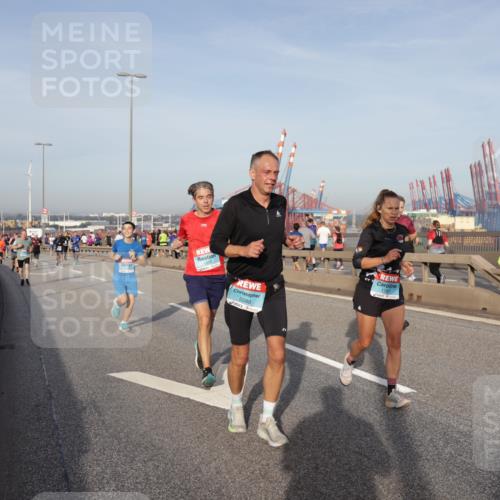 03.10.2026 - Köhlbrandbrückenlauf Yannick Fuchs http://msf.ph/oto/10774991 03.10.2026 09:40:00 Position 2 1572, 2288, 1787 meine-sportfotos.de