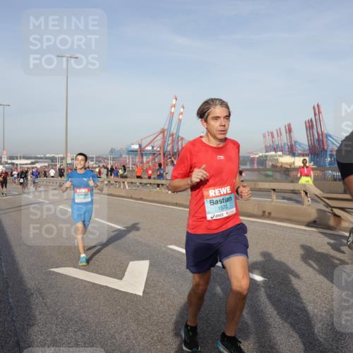 03.10.2026 - Köhlbrandbrückenlauf Yannick Fuchs http://msf.ph/oto/10775007 03.10.2026 09:40:02 Position 2 1572 meine-sportfotos.de