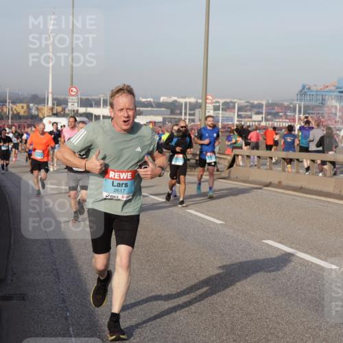 03.10.2026 - Köhlbrandbrückenlauf Yannick Fuchs http://msf.ph/oto/10775047 03.10.2026 09:40:05 Position 2 2617 meine-sportfotos.de