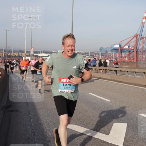 03.10.2026 - Köhlbrandbrückenlauf Yannick Fuchs http://msf.ph/oto/10775059 03.10.2026 09:40:06 Position 2 2617 meine-sportfotos.de