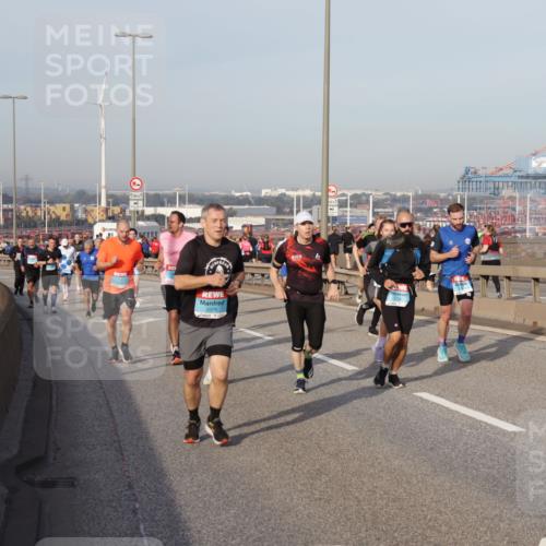 03.10.2026 - Köhlbrandbrückenlauf Yannick Fuchs http://msf.ph/oto/10775069 03.10.2026 09:40:07 Position 2  meine-sportfotos.de