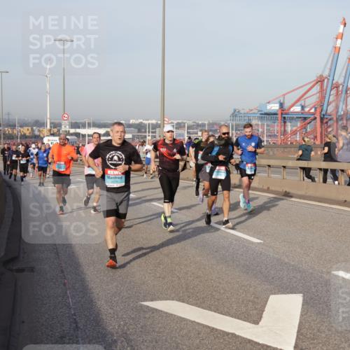 03.10.2026 - Köhlbrandbrückenlauf Yannick Fuchs http://msf.ph/oto/10775080 03.10.2026 09:40:08 Position 2 2276 meine-sportfotos.de