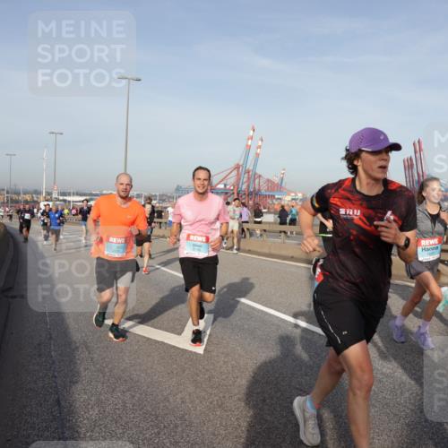 03.10.2026 - Köhlbrandbrückenlauf Yannick Fuchs http://msf.ph/oto/10775118 03.10.2026 09:40:12 Position 2  meine-sportfotos.de